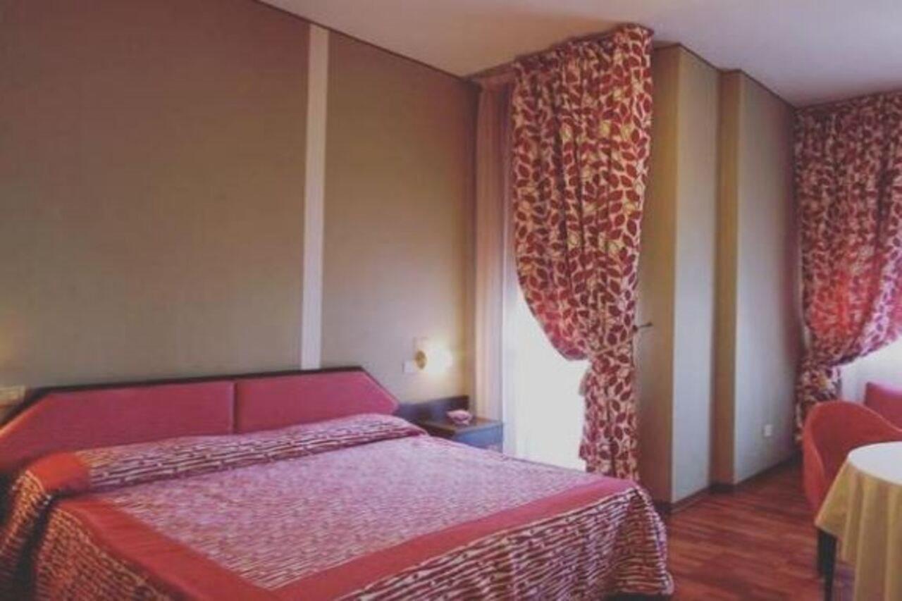 Hotel Bristol Pesaro Luaran gambar