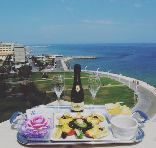 Hotel Bristol Pesaro Luaran gambar
