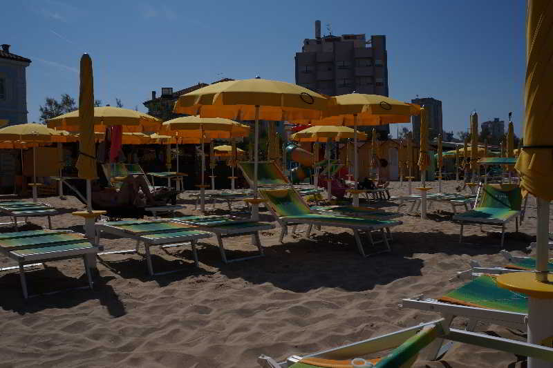 Hotel Bristol Pesaro Luaran gambar