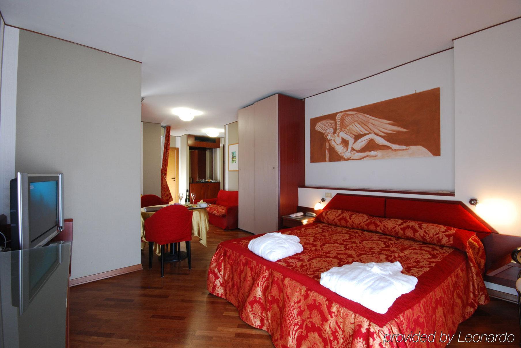 Hotel Bristol Pesaro Luaran gambar
