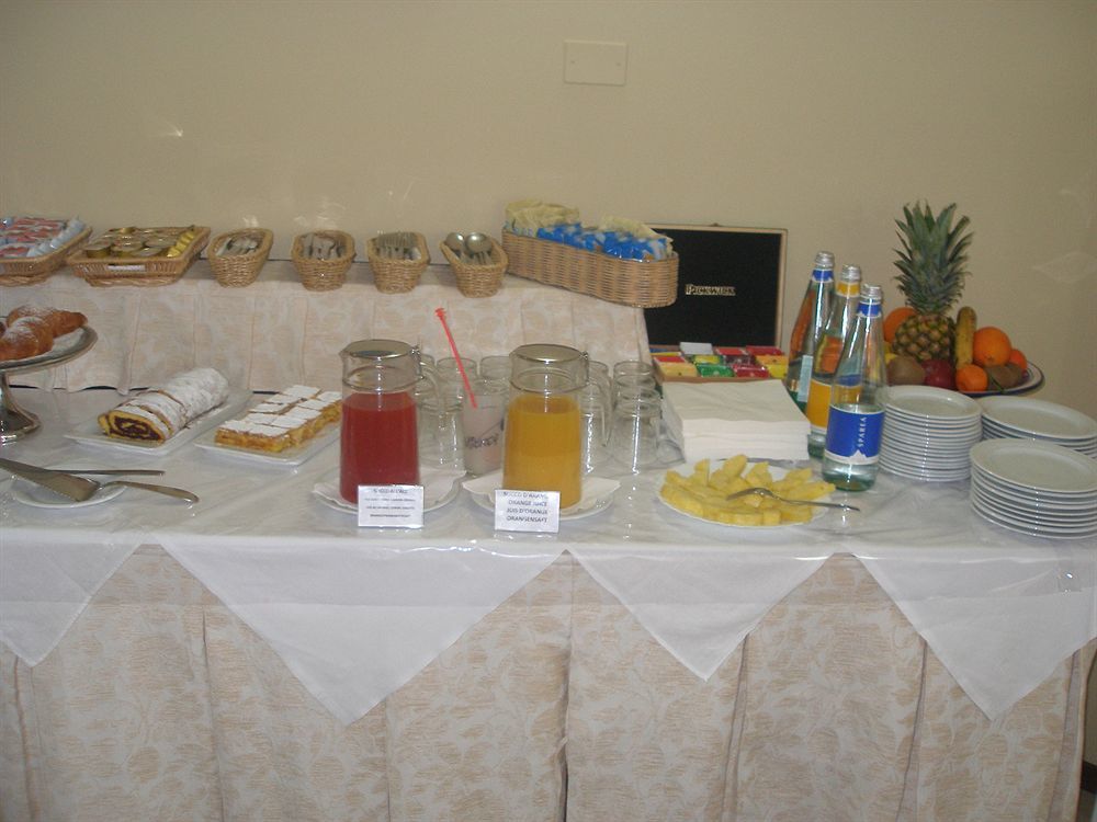 Hotel Bristol Pesaro Luaran gambar